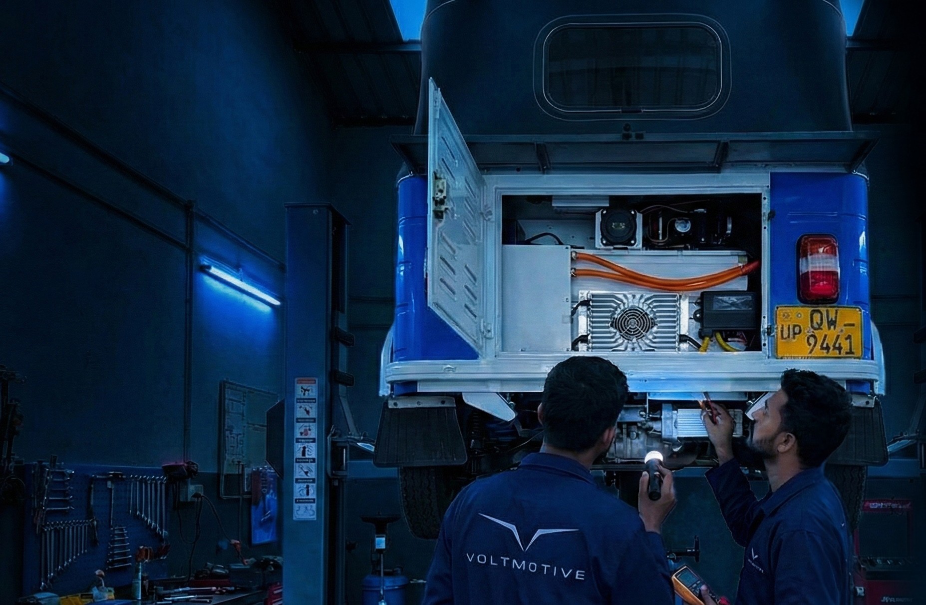 Voltmotive Contact